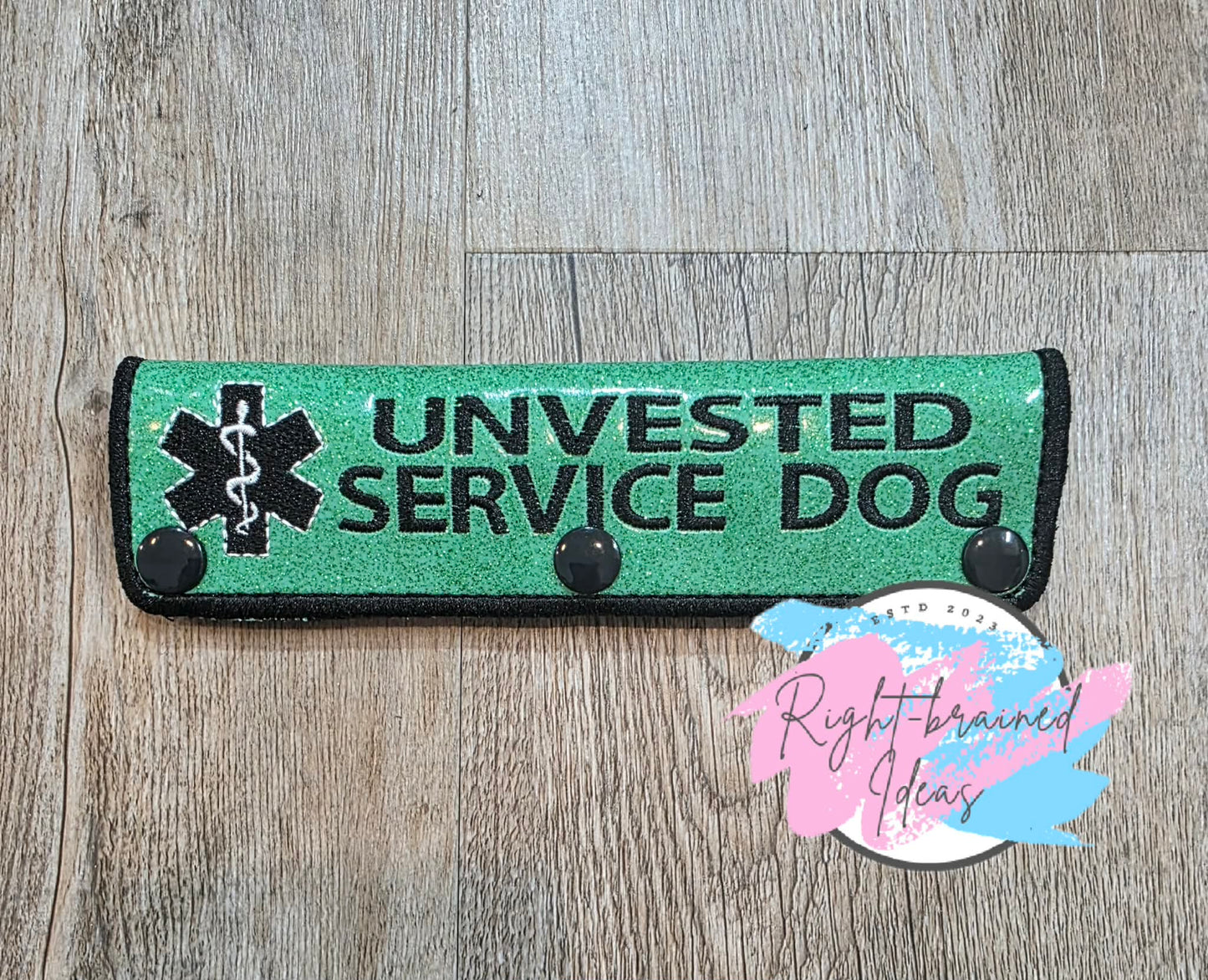 Unvested Service Dog Black And White On Sparkle Green Vinyl Leash Wrap
